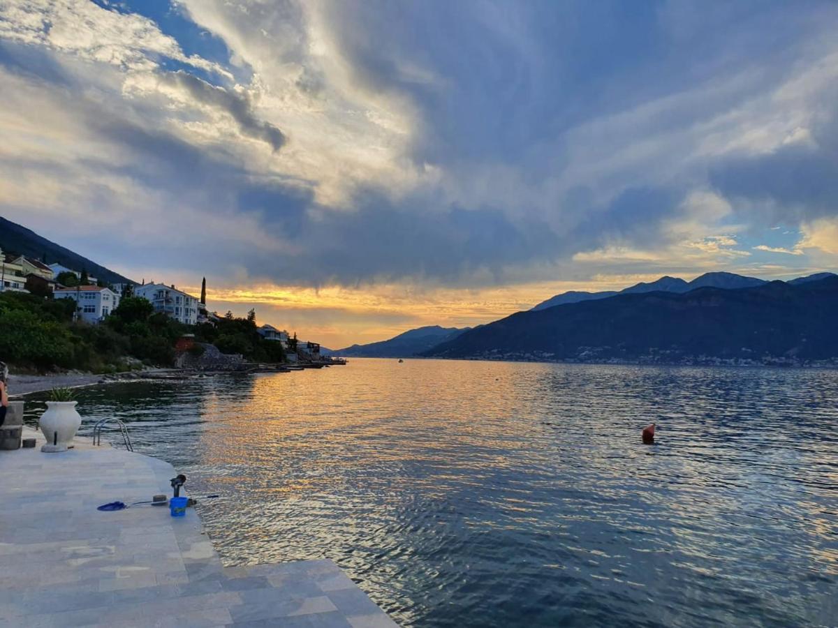 Apartments Ponta Krasici Tivat Exterior photo