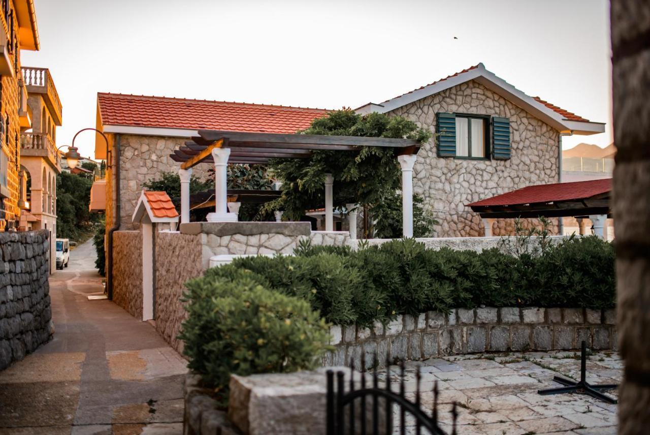 Apartments Ponta Krasici Tivat Exterior photo