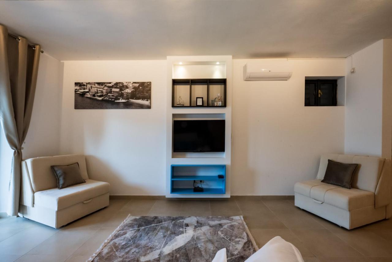 Apartments Ponta Krasici Tivat Exterior photo